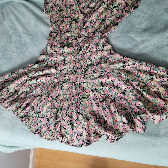 Nostalgia Vintage Floral Ruffle Dress Size Medium - Picture 7 of 11